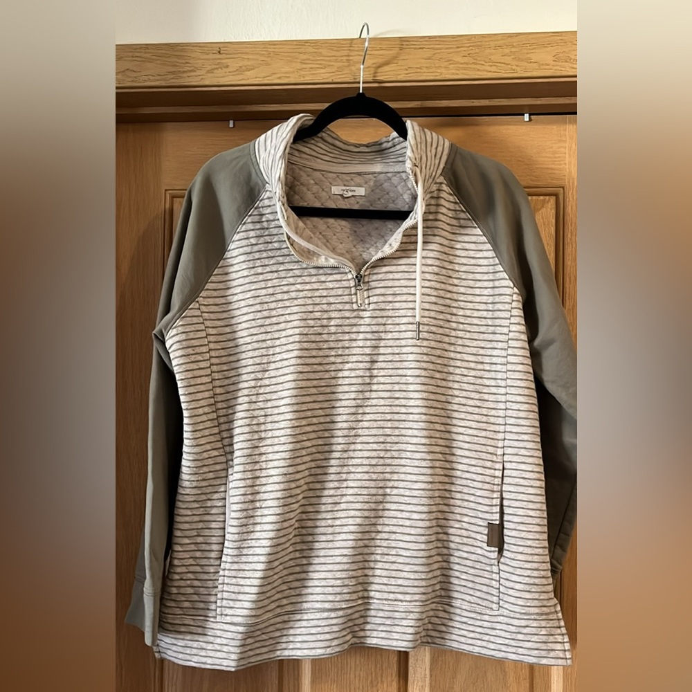 Maurices women’s size xl 1/4 zip long sleeve shirt green